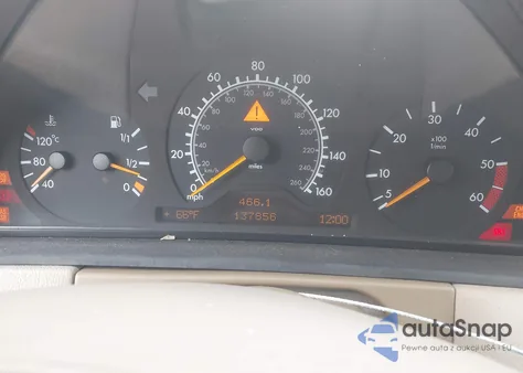 1998 Mercedes-Benz E 300 Diesel z USA, uszkodzony, nr VIN WDBJF25F1WA479655